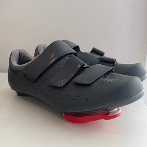 Shimano Cycling/Spin Shoes - Size 6.5 (Like New)